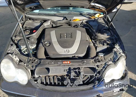 2006 Mercedes-Benz C 230 Sport z USA, uszkodzony, nr VIN WDBRF52H46A902643